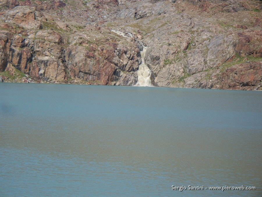 28 Acqua tumultuosa e limacciosa.JPG